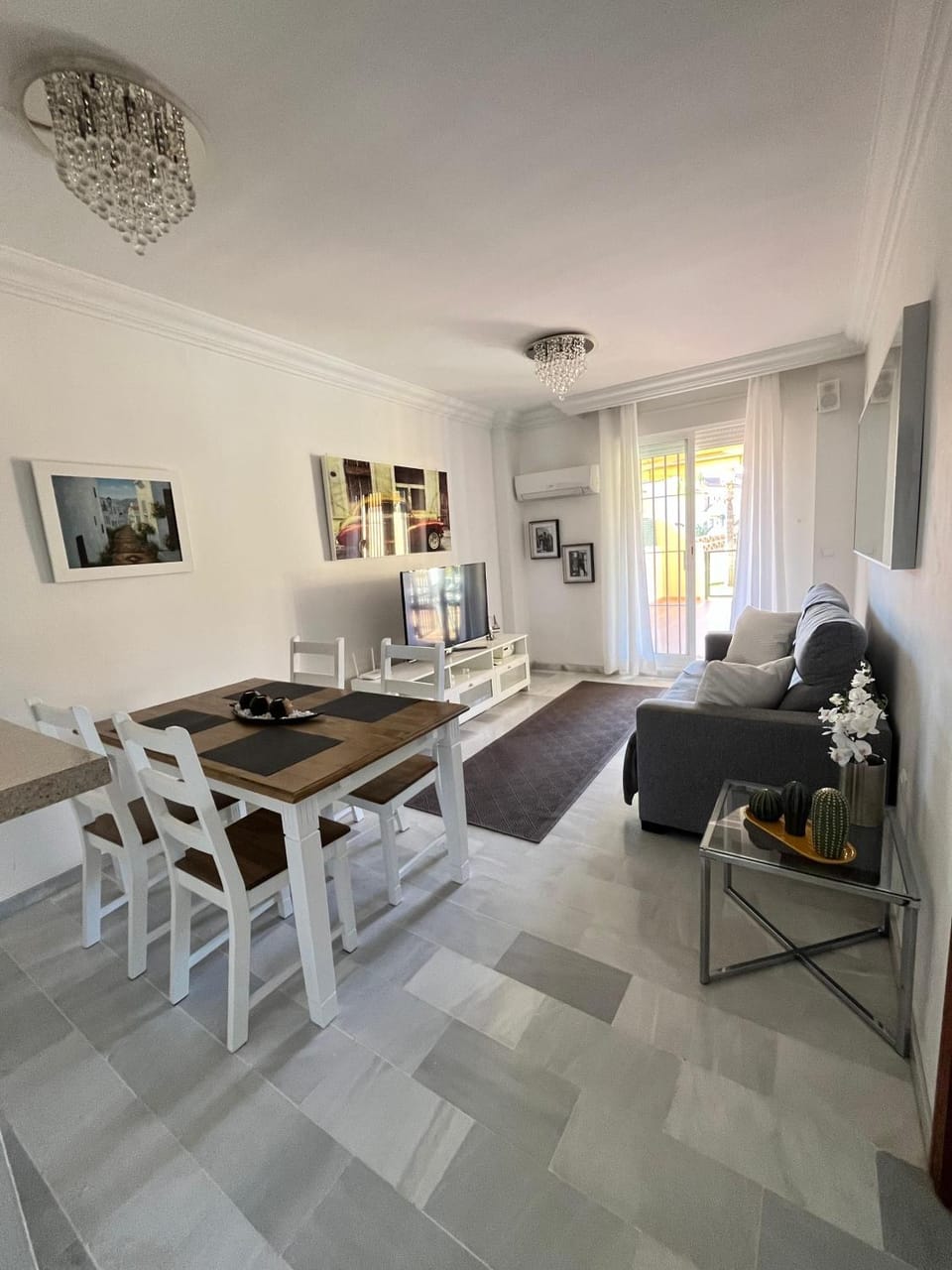 Living room, Dining area