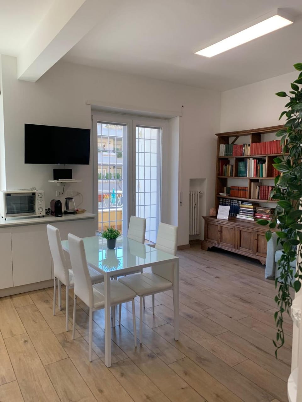 TV and multimedia, Dining area