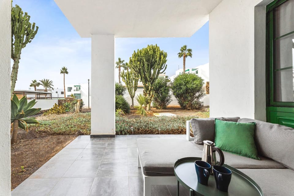 Home2Book Sunny Retreat & Pool, Costa Teguise Apartment in Costa Teguise