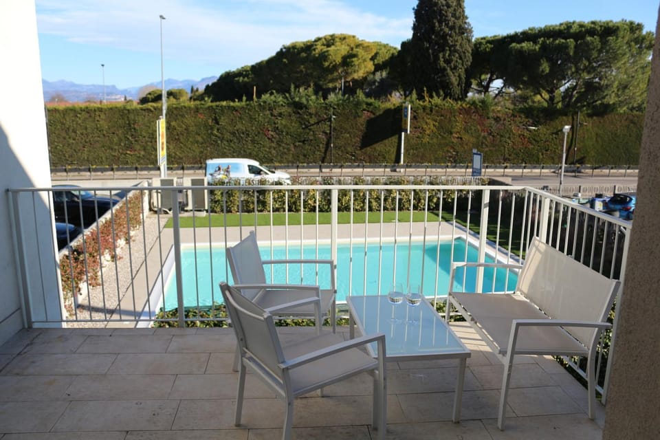 Balcony/Terrace, Swimming pool