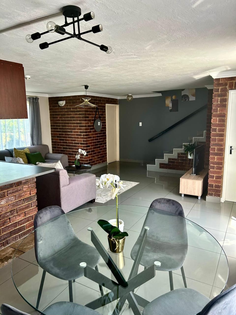 Living room, Seating area, Dining area