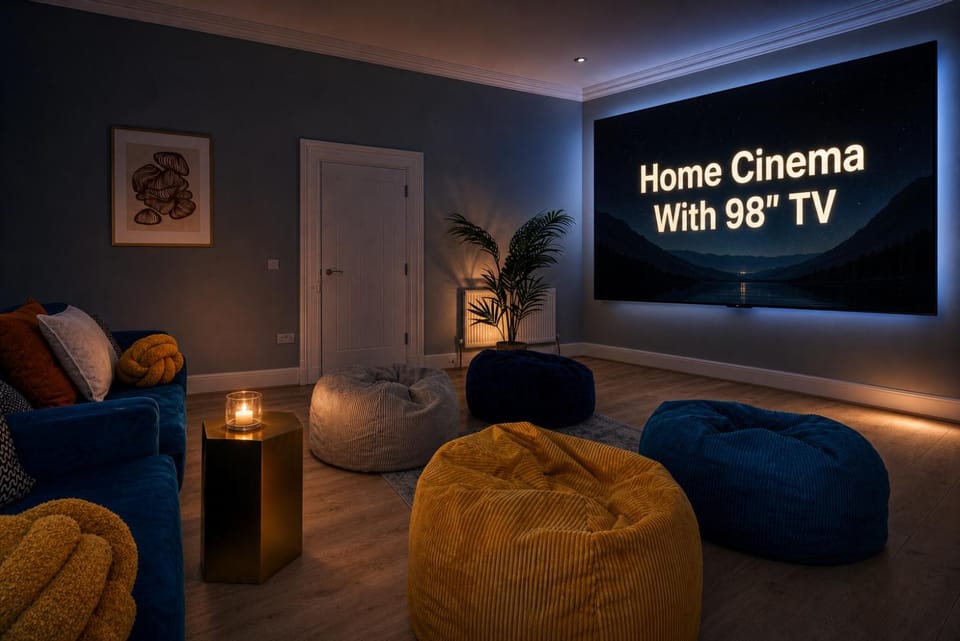 Flatzy - City Centre Mansion, Sleeps 20, 5 Baths House in Liverpool