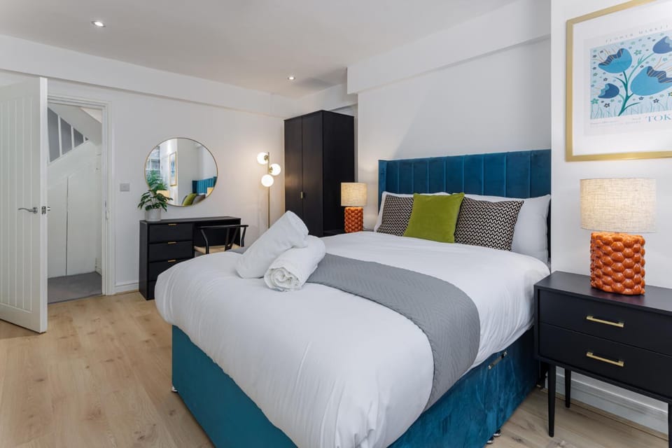 Bed, Photo of the whole room, Bedroom, towels, wardrobe
