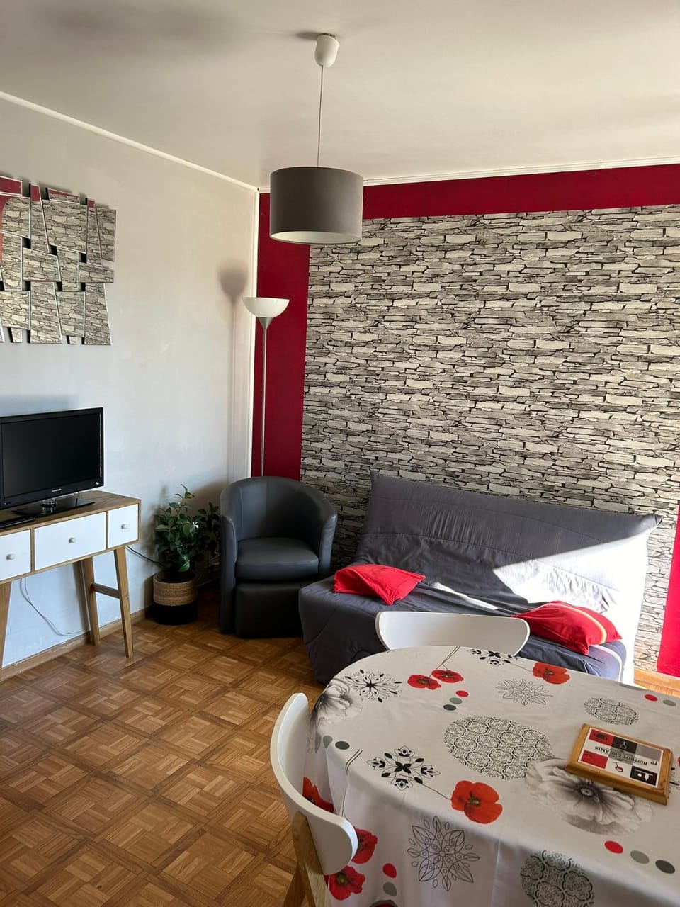 Communal lounge/ TV room, TV and multimedia, Dining area
