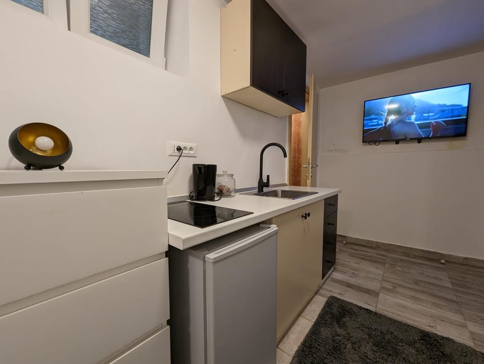 TV and multimedia, Kitchen or kitchenette