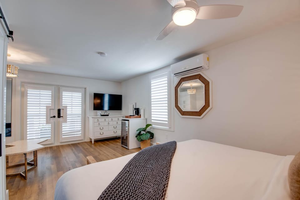 Underwater Cabana at Custom House Inn Apartment in Key West
