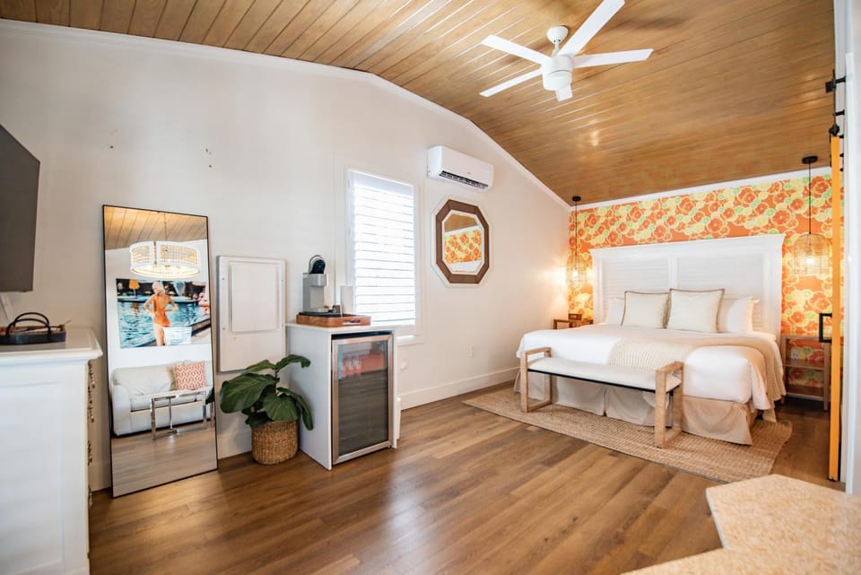 Citrus Queen at Custom House Inn Apartment in Key West