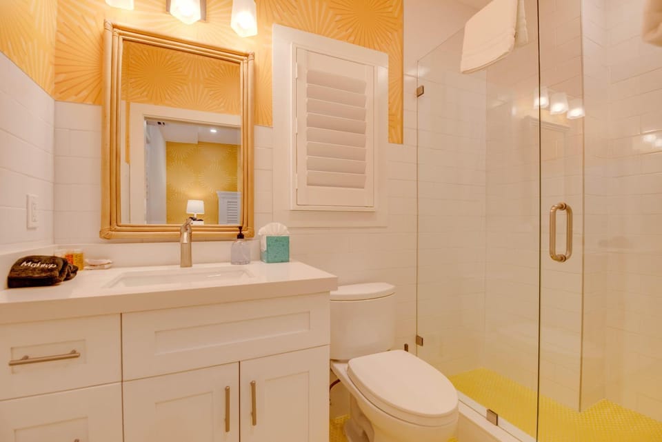Sunshine State at Custom House Inn Apartment in Key West