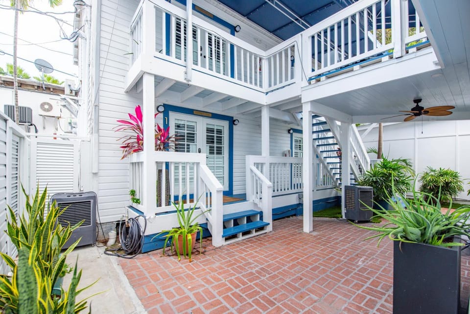 Property building, Balcony/Terrace