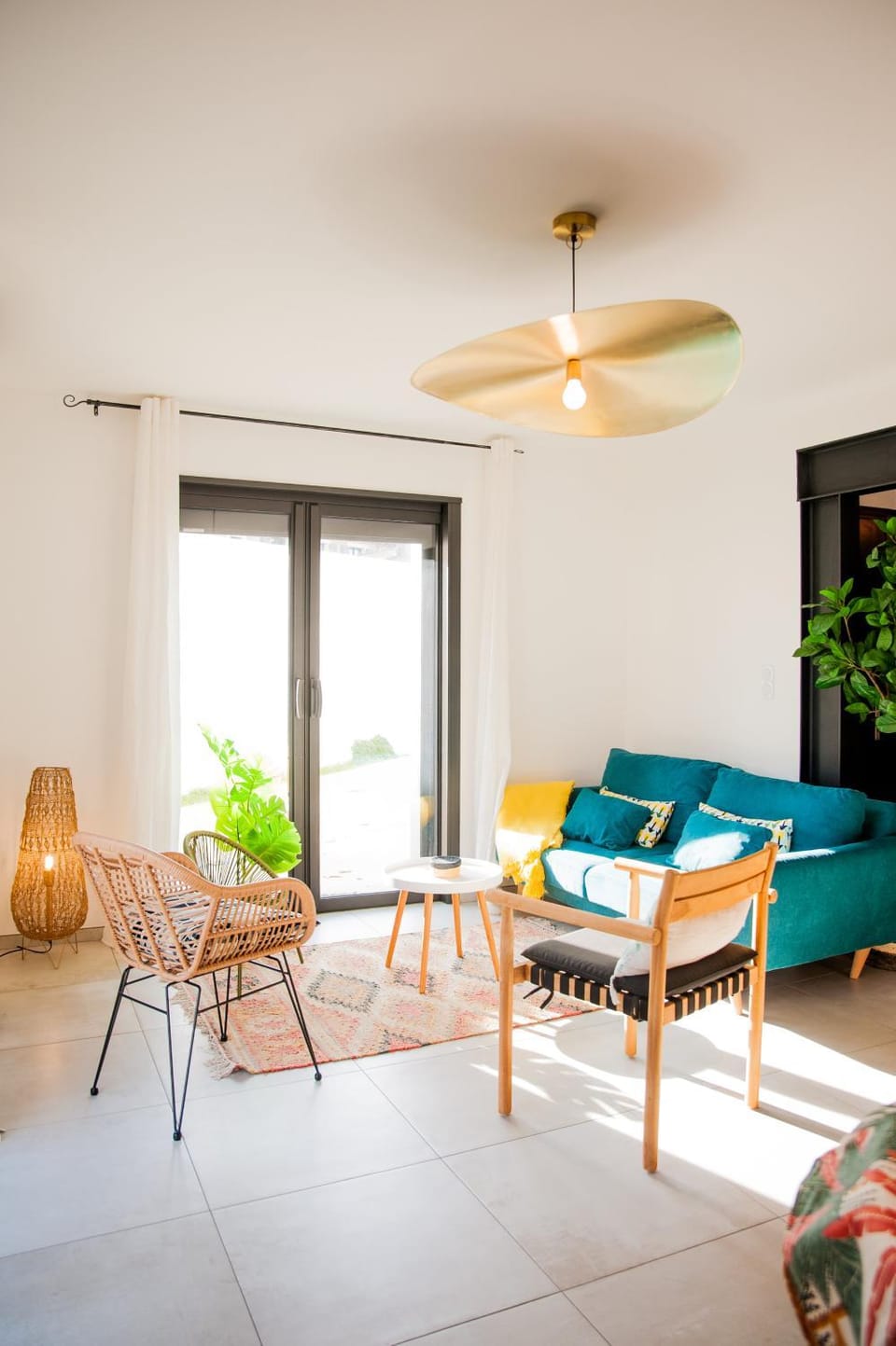 TV and multimedia, Living room, Garden view