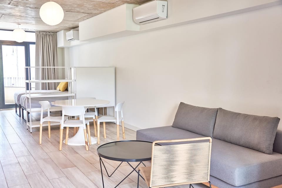 Living room, Seating area, Dining area, air conditioner