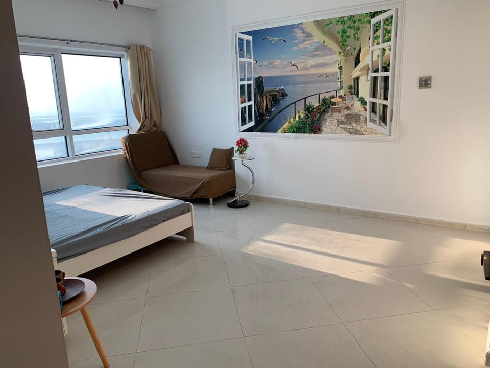 Warm Sea View Guesthouse Vacation rental in Al Sharjah