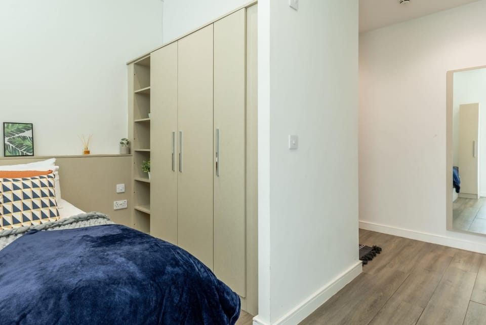 Bed, Photo of the whole room, Bedroom, wardrobe