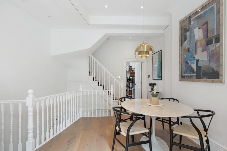 Property building, Living room, Seating area, Dining area