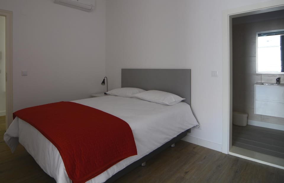 Bedroom, air conditioner
