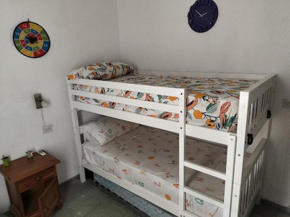 Bedroom, cot, bunk bed