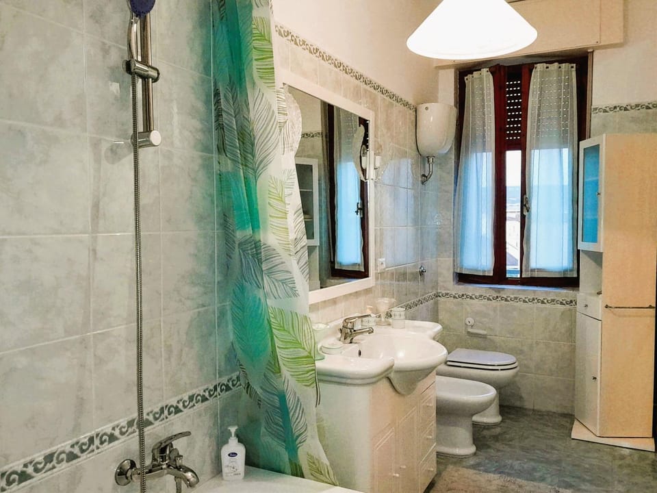 Bathroom, Bath