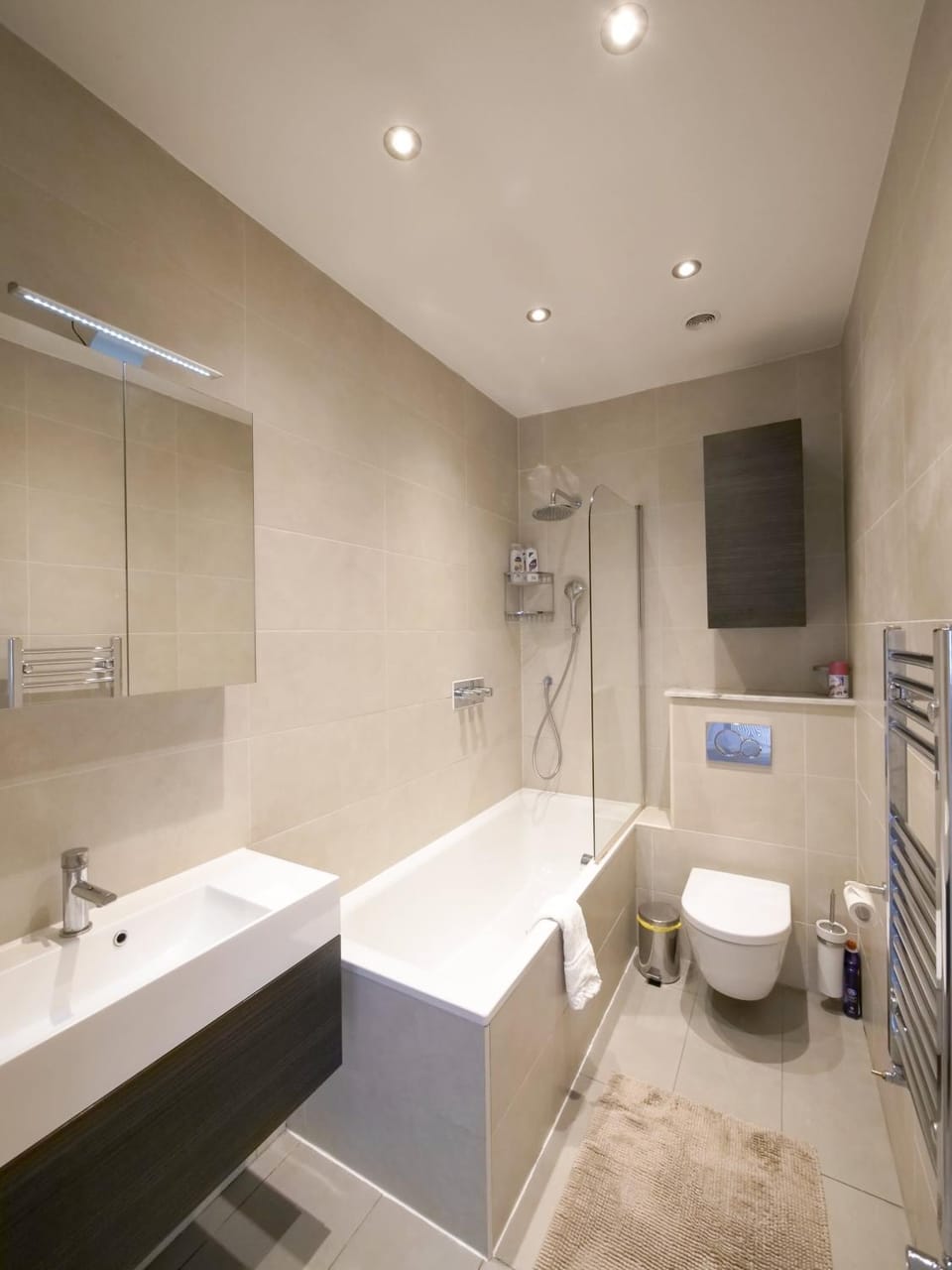 Shower, Toilet, Bathroom, Bath, towels