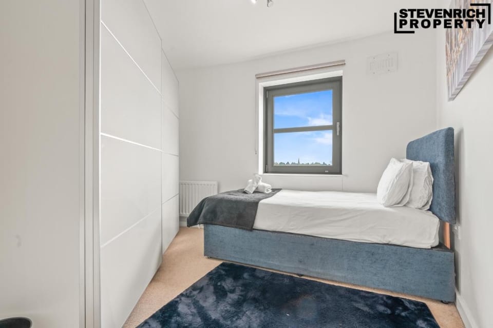 Bed, View (from property/room), View (from property/room), Bedroom