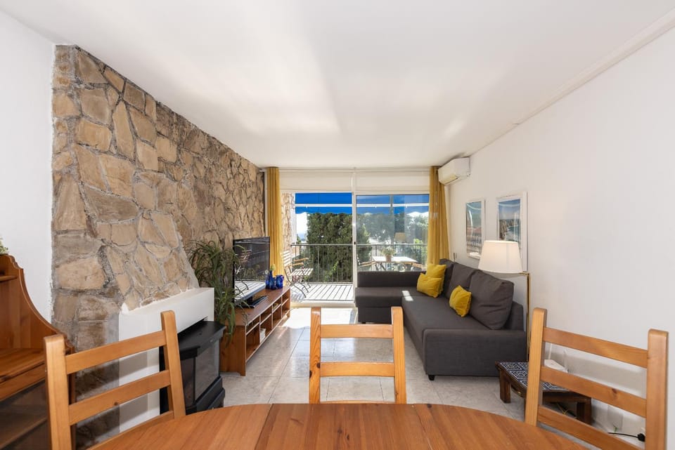 TV and multimedia, Living room, air conditioner