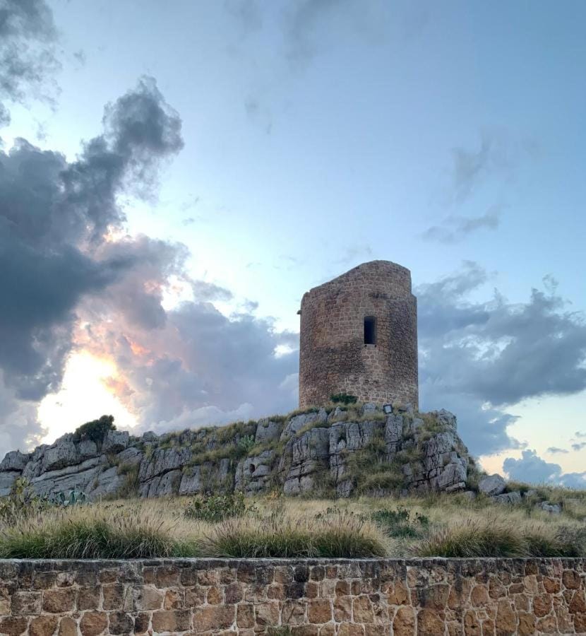 Nearby landmark, Landmark view