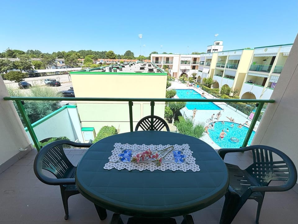 Balcony/Terrace, Pool view