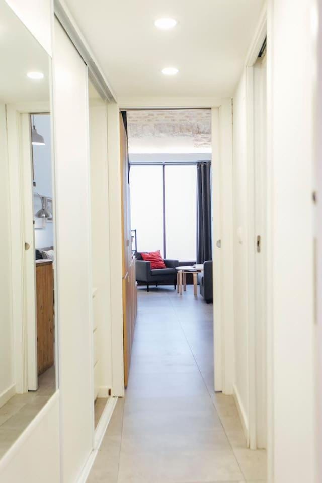 Amplio apartamento de diseño precioso con parking incluido en pleno centro Apartment in Seville