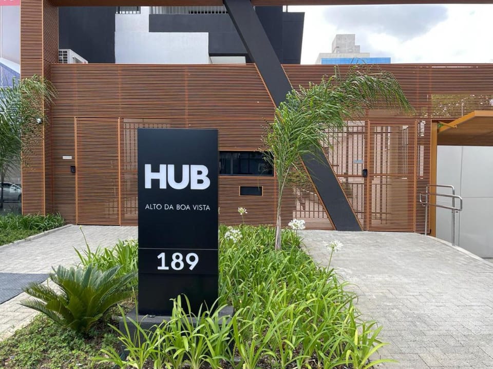Property building, Facade/entrance, Day