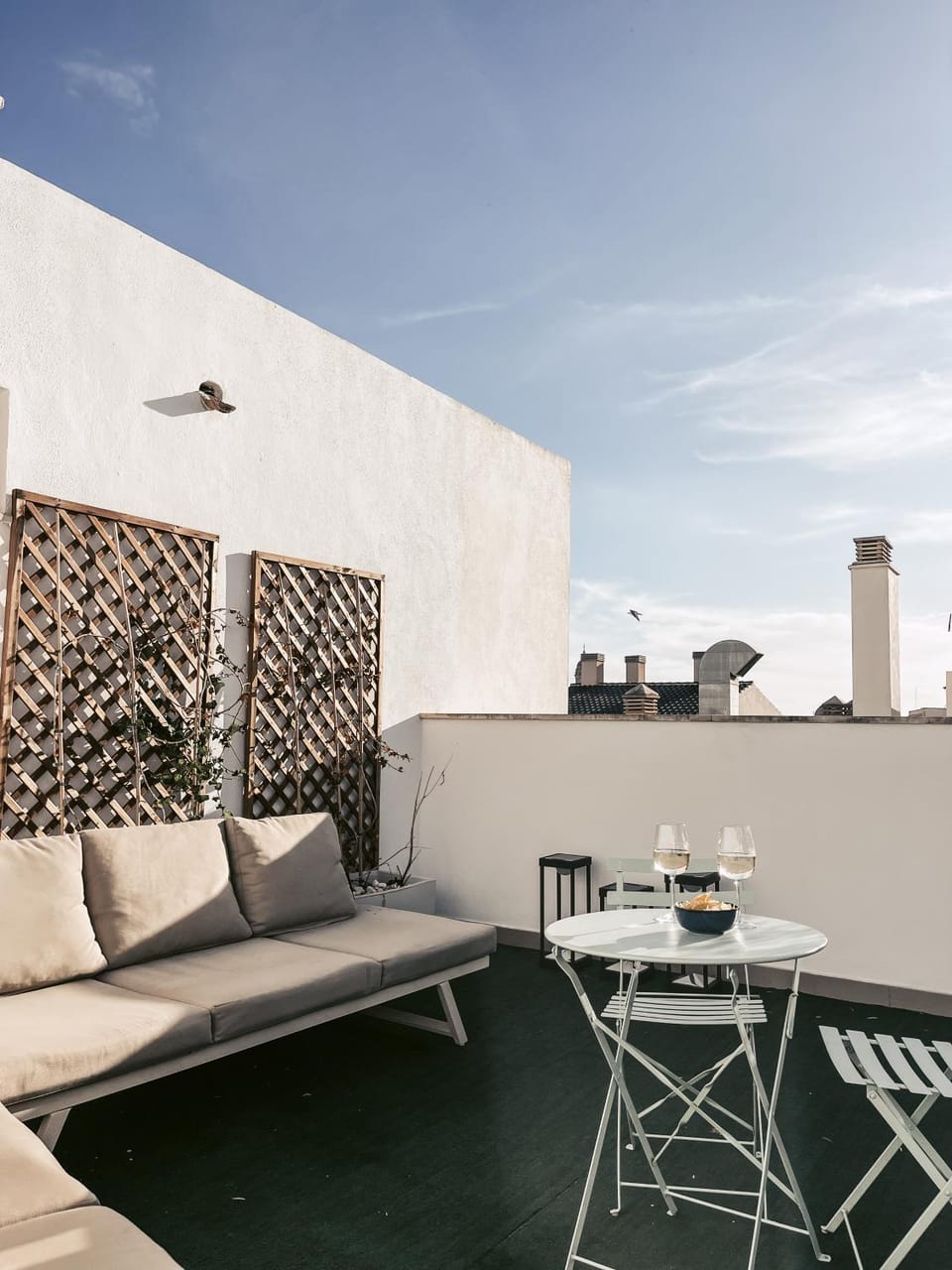 Patio, Day, Balcony/Terrace, Dining area, sunbed
