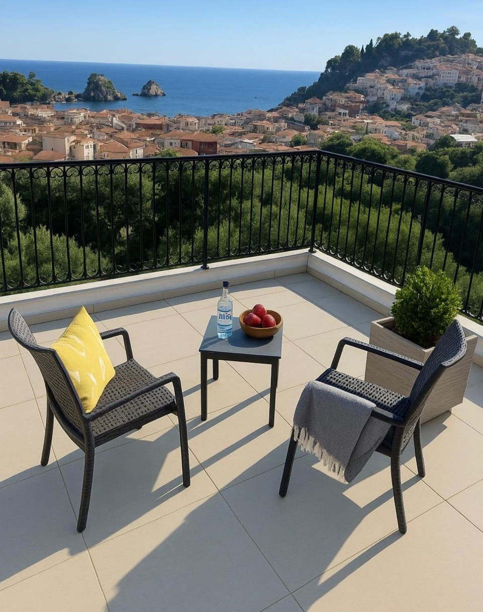 Balcony/Terrace, Dining area, City view, Sea view