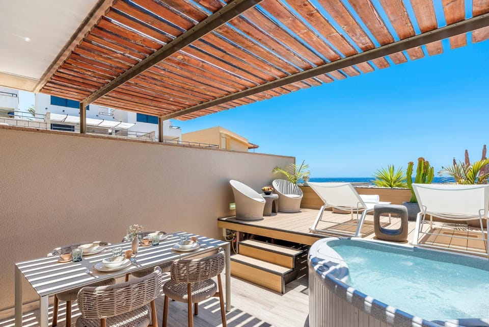 Hot Tub, Balcony/Terrace, Sea view