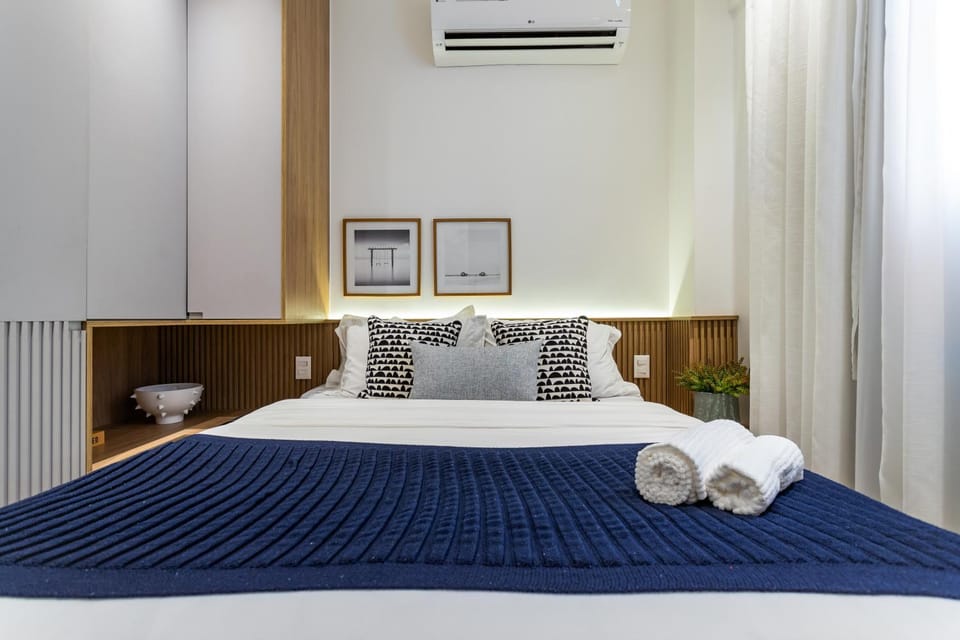 Bed, Photo of the whole room, Bedroom, towels, air conditioner