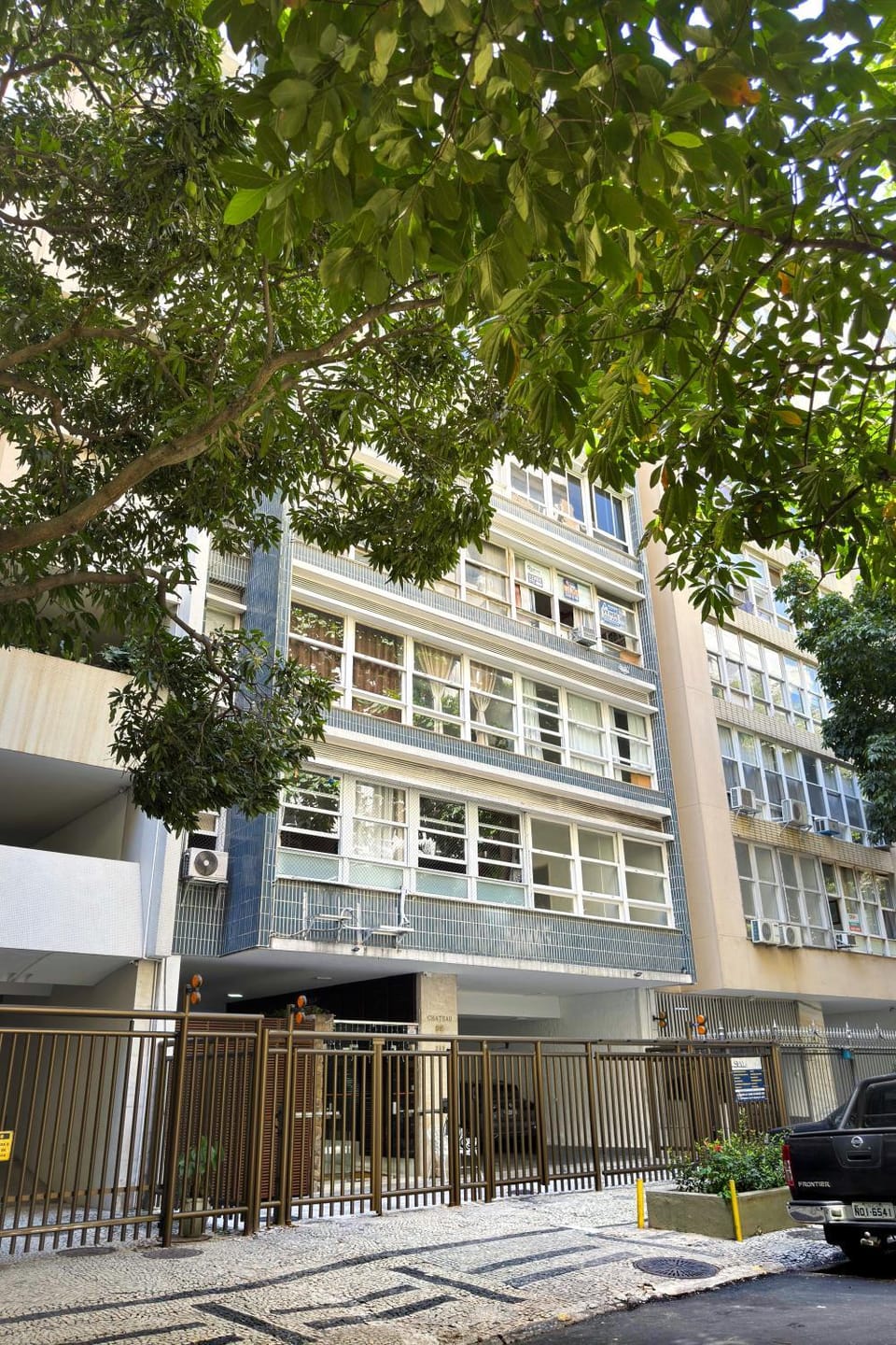 Property building, Day, Location