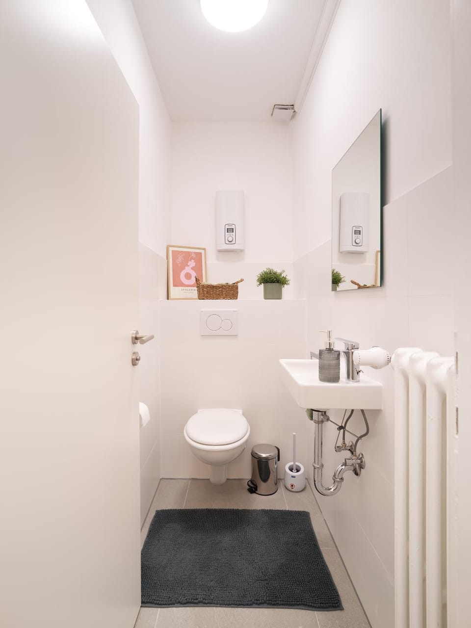 Toilet, Bathroom, towels
