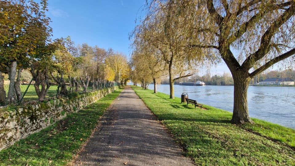 Nearby landmark, Natural landscape, River view