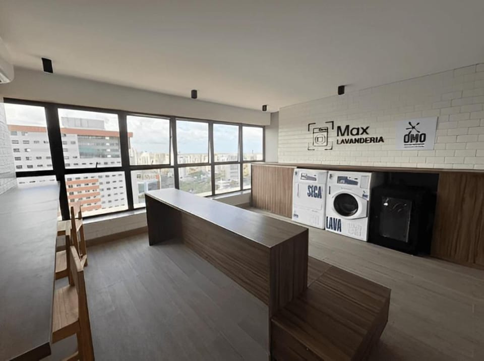 Max Derby por Yolo House in Recife