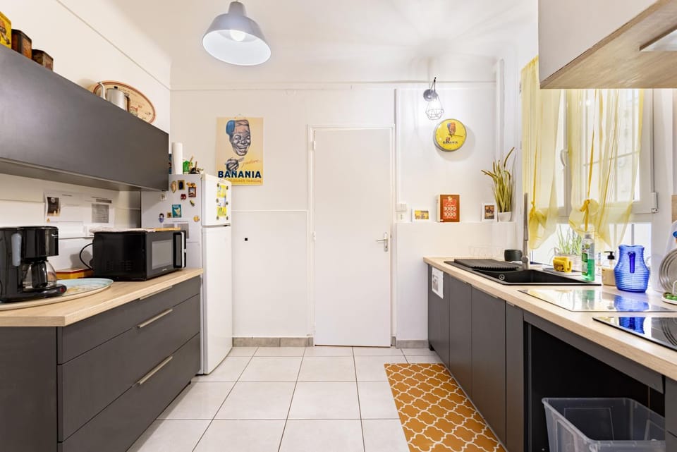 Kitchen or kitchenette, Living room