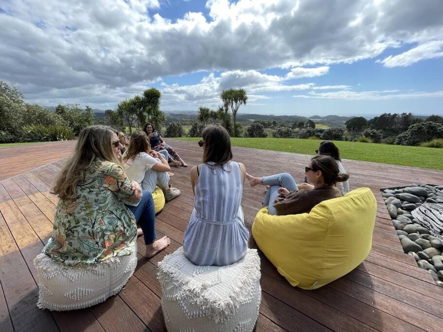 Bluewater Sanctuary Spectacular Coastal Views Apartment in Northland