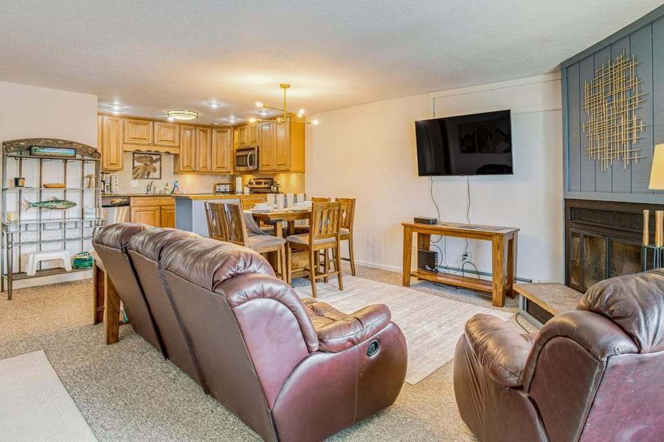 5 Mi to Winter Park Resort: Unit w/ Pool & Hot Tub House in Fraser