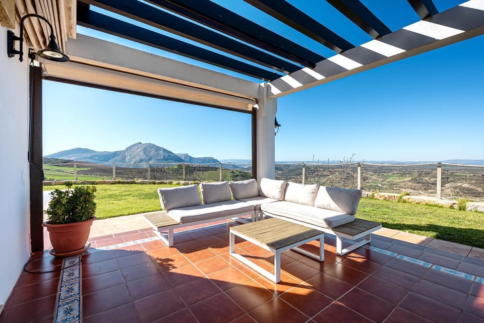 Property building, Balcony/Terrace, Living room