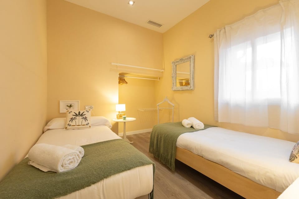 Quevedo Deluxe Duplex by Valcambre Apartment in Seville