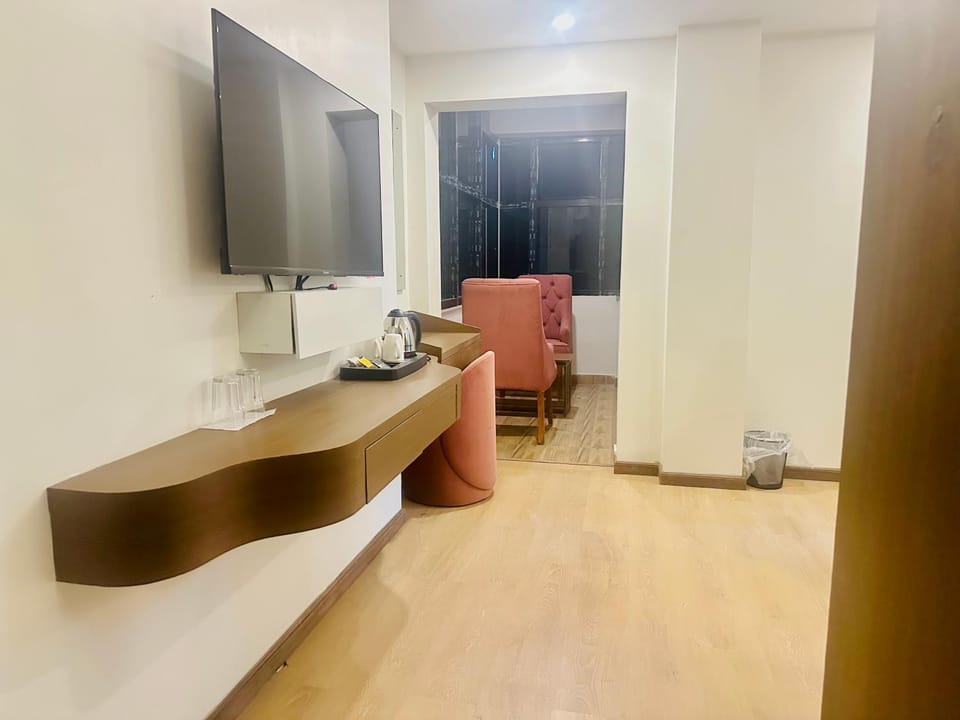TV and multimedia, Seating area