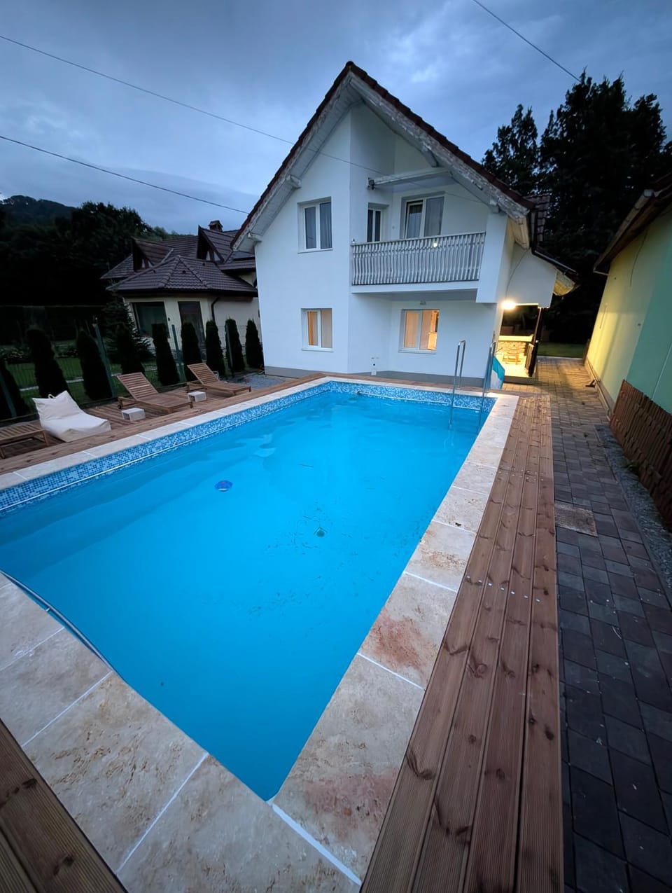 Swimming pool