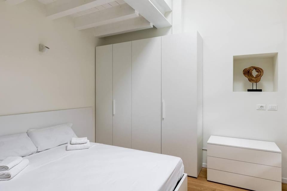 Bedroom, towels