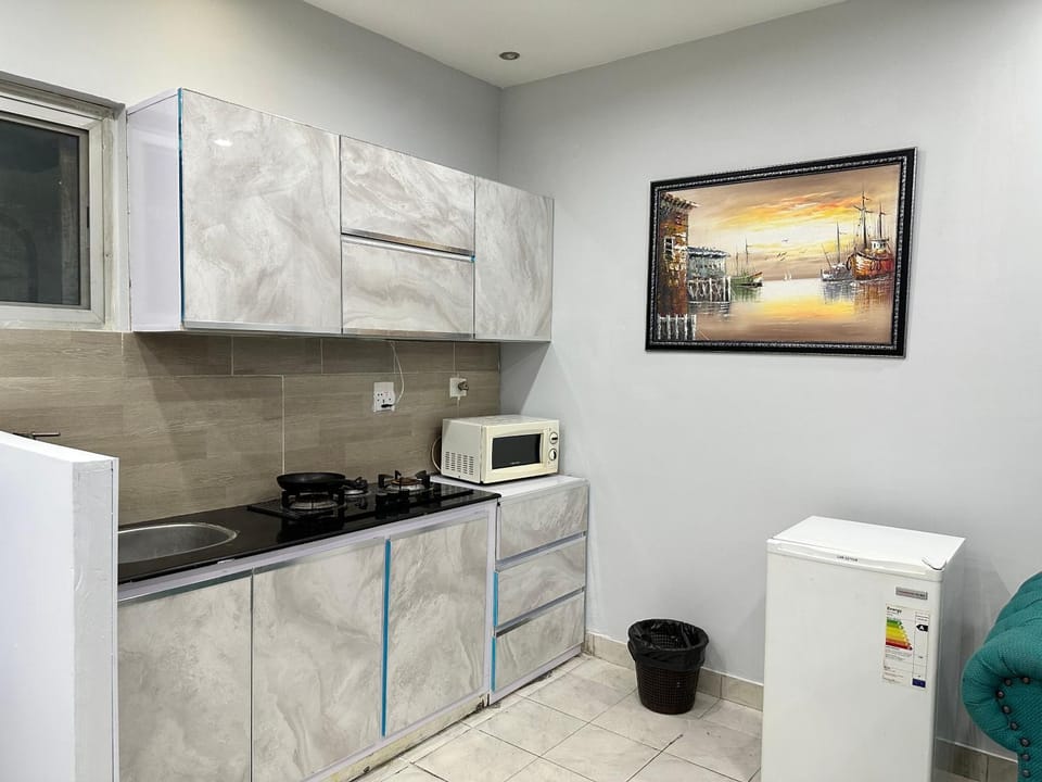 Kitchen or kitchenette