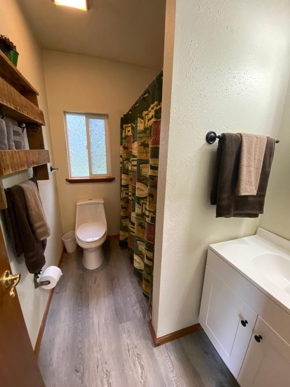 Rainier view farm stay cabin Cabin in Washington