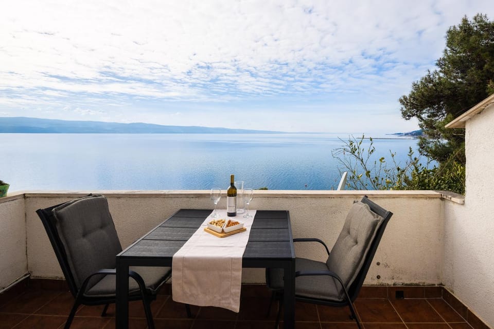 Day, View (from property/room), Balcony/Terrace, Seating area, Dining area, Sea view