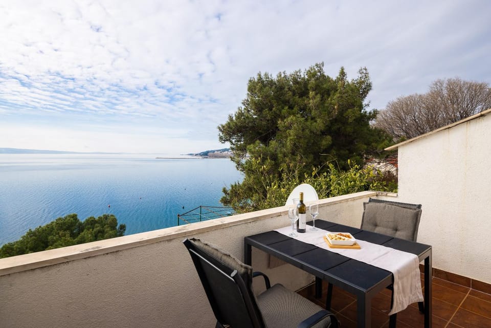 Day, View (from property/room), Balcony/Terrace, Seating area, Dining area, Sea view