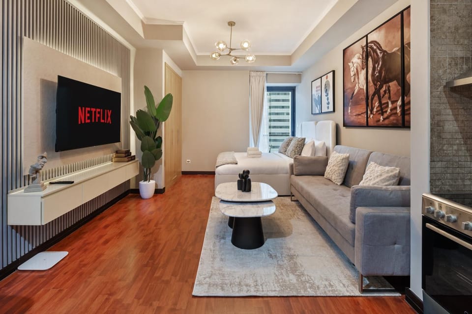 Luxury JLT Studio Lake View Metro & Marina Apartment in Dubai