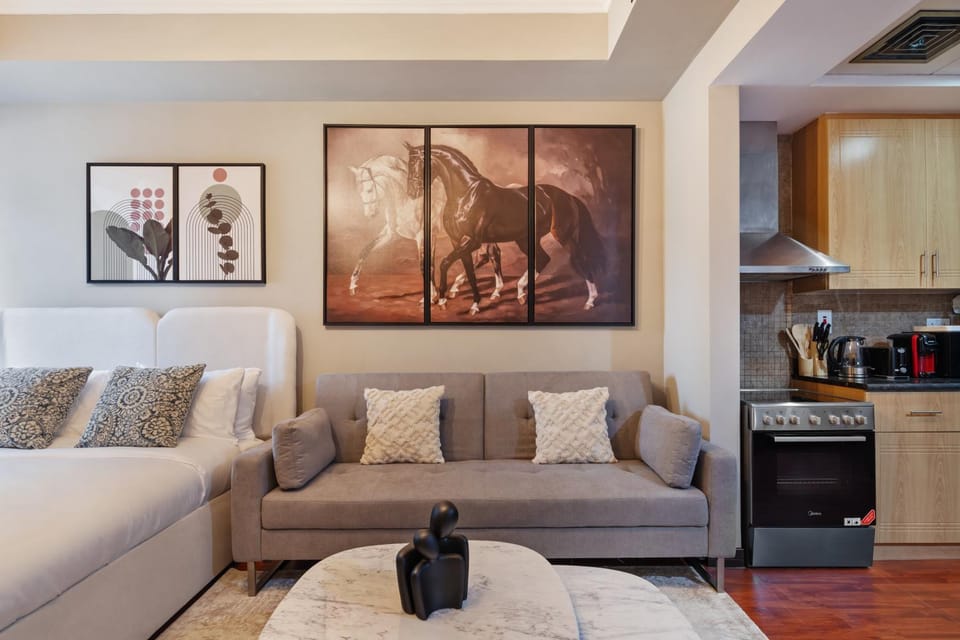 Luxury JLT Studio Lake View Metro & Marina Apartment in Dubai